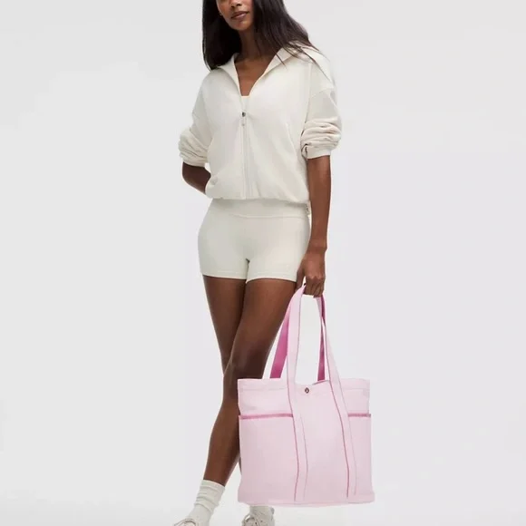 Lululemon blissful Pink Tote Bag - Picture 4 of 6